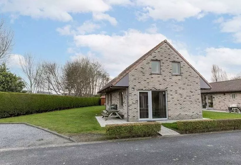 Bungalow De Strandjutter 8 Persons