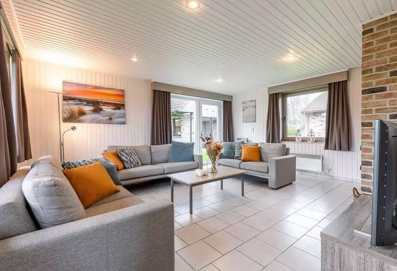 Bungalow De Strandjutter 8 Persons