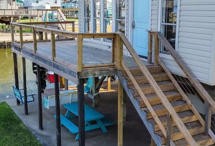 Come Stay   And Sail Away   At This Lovely Canal Home