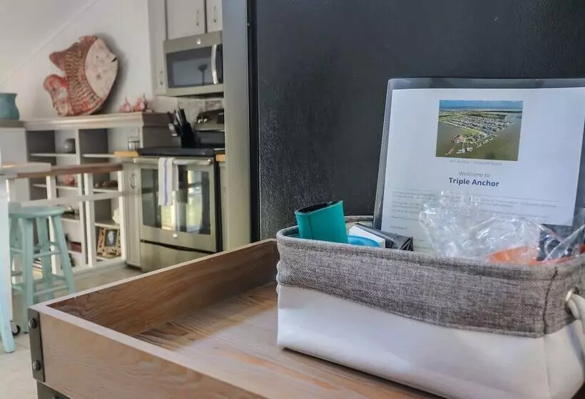 Come Stay   And Sail Away   At This Lovely Canal Home