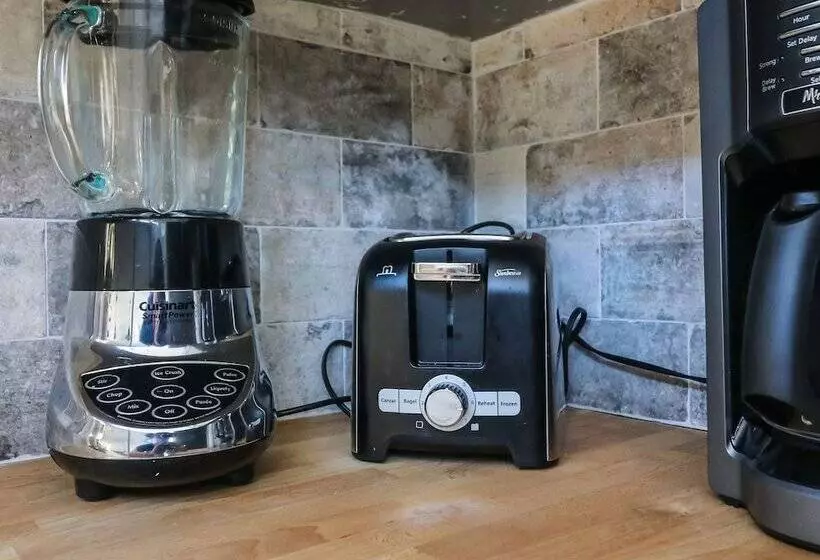 Come Stay   And Sail Away   At This Lovely Canal Home