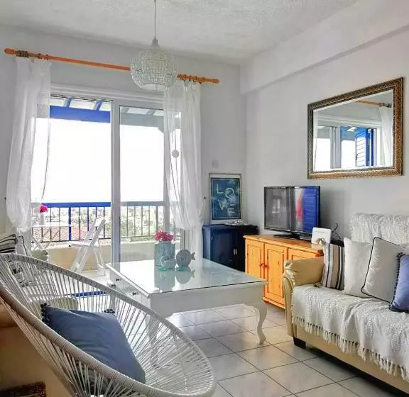 Monicas Amazing Sea View And Pool View Apt