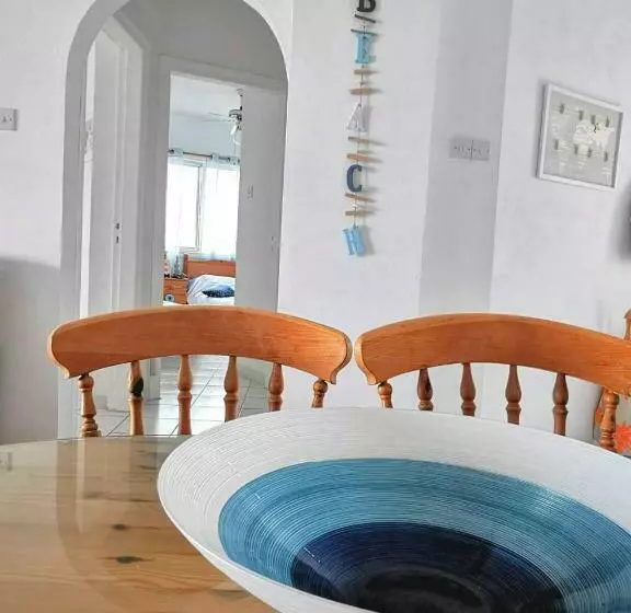 Monicas Amazing Sea View And Pool View Apt