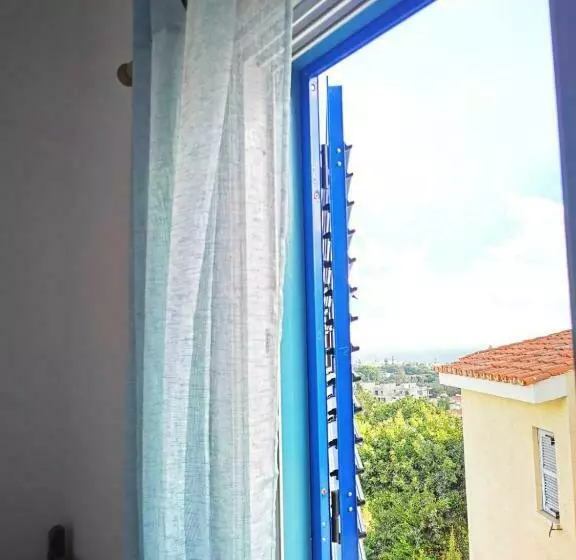 Monicas Amazing Sea View And Pool View Apt