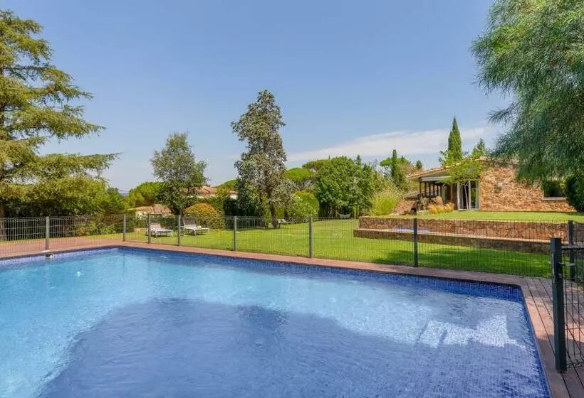Hauzify I Villa Lulle