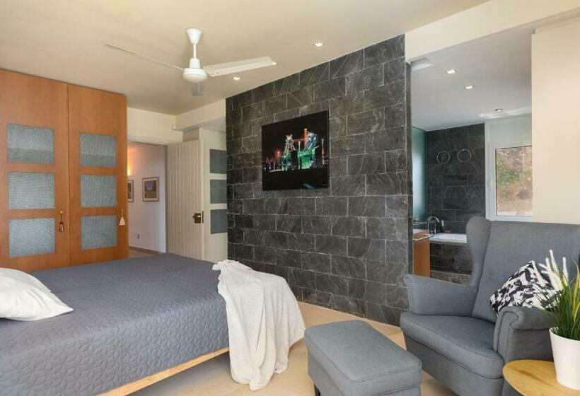 Hauzify I Villa Lulle