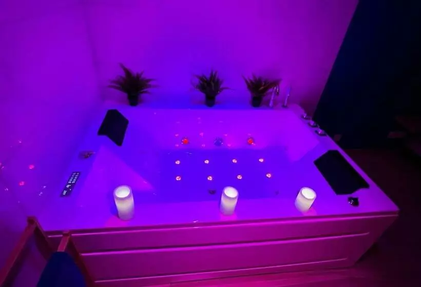 Narbnb   Eden Suite   Jacuzzi   Parking   Clim