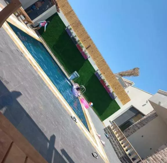 Lolo Villa