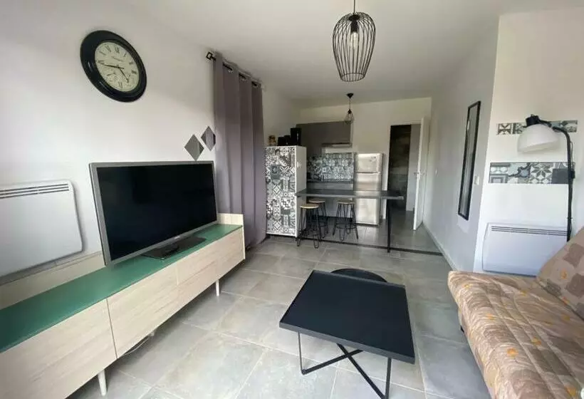 Studio Avec Extérieur Ombragé