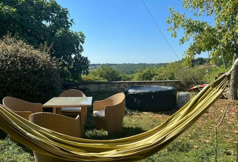 La Maison Pourpre