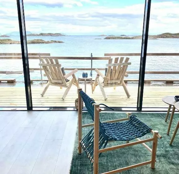 Waterfront Apartment With Panoramic Sea View