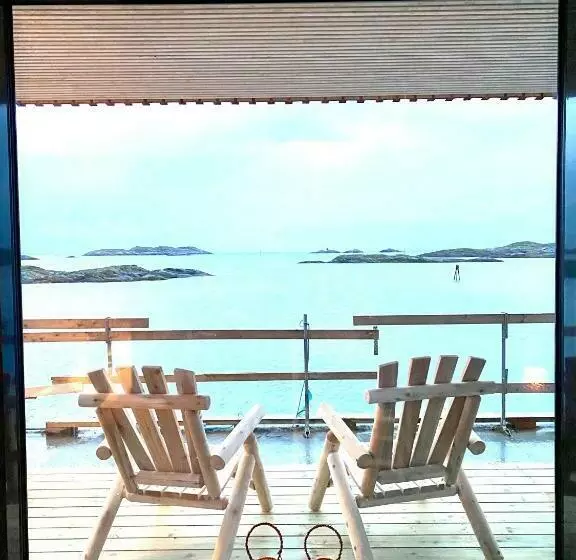 Waterfront Apartment With Panoramic Sea View