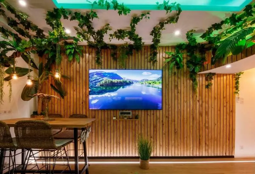 06k3   La Pagoda Unique Et Atypique à 30 M De La Mer