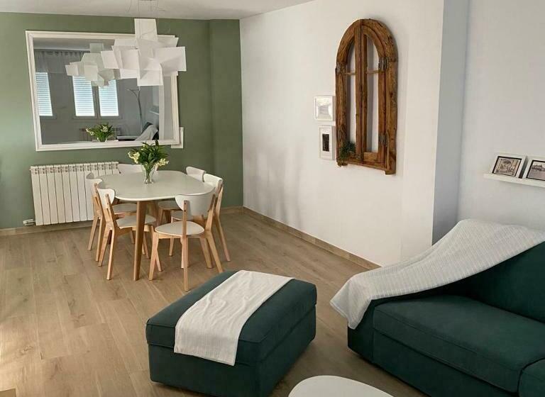 Apartamento Completamente Reformado En El Casco Antiguo Con Vistas Al Rio