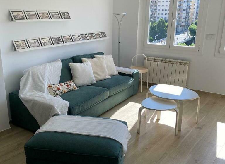 Apartamento Completamente Reformado En El Casco Antiguo Con Vistas Al Rio