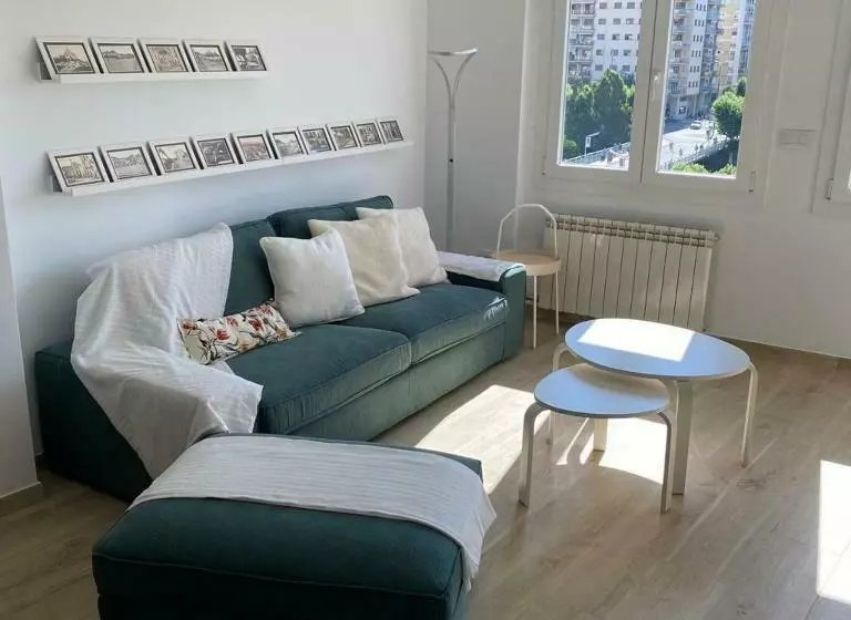 Apartamento Completamente Reformado En El Casco Antiguo Con Vistas Al Rio