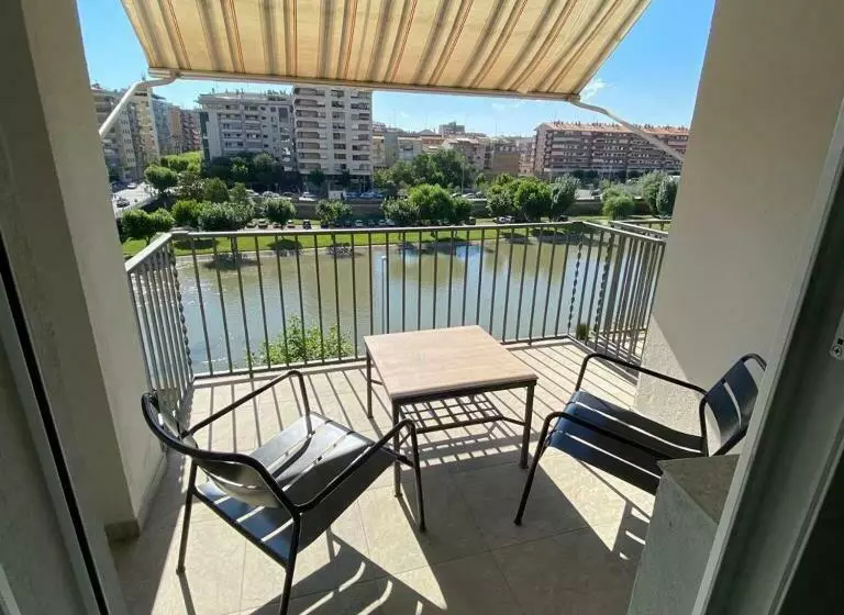 Apartamento Completamente Reformado En El Casco Antiguo Con Vistas Al Rio