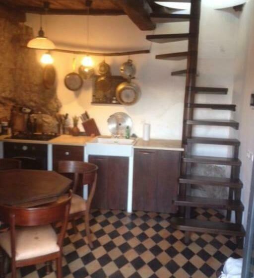 Enestående Lille Tårn Med Fantastisk Udsigt