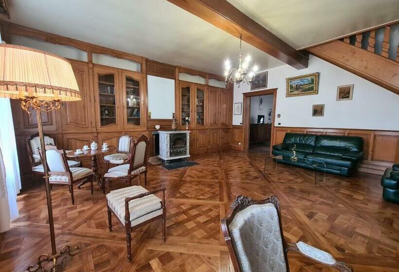 Grande Maison Familiale Avec Piscine Privée Et Garage, Centre De Saint Gaultier   Fr 1 591 369