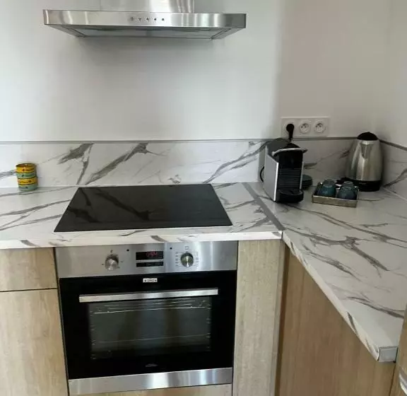 Magnifique Maisonnette Dépendance Avec Piscine