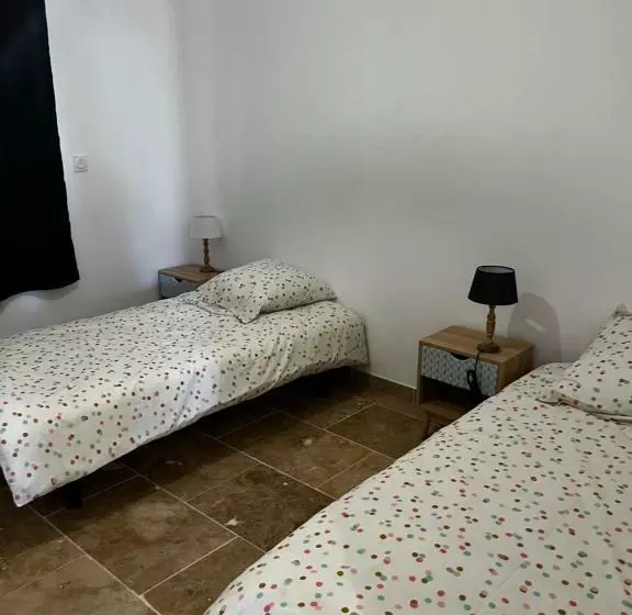 Magnifique Maisonnette Dépendance Avec Piscine