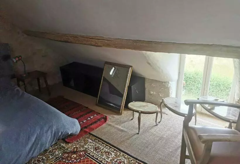 Maison De Campagne Isolée Pour Famille