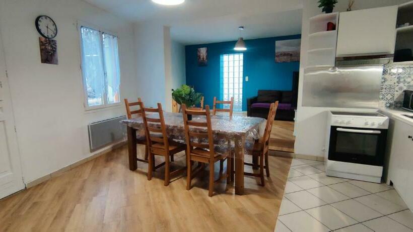 House Near Disneyland And Paris