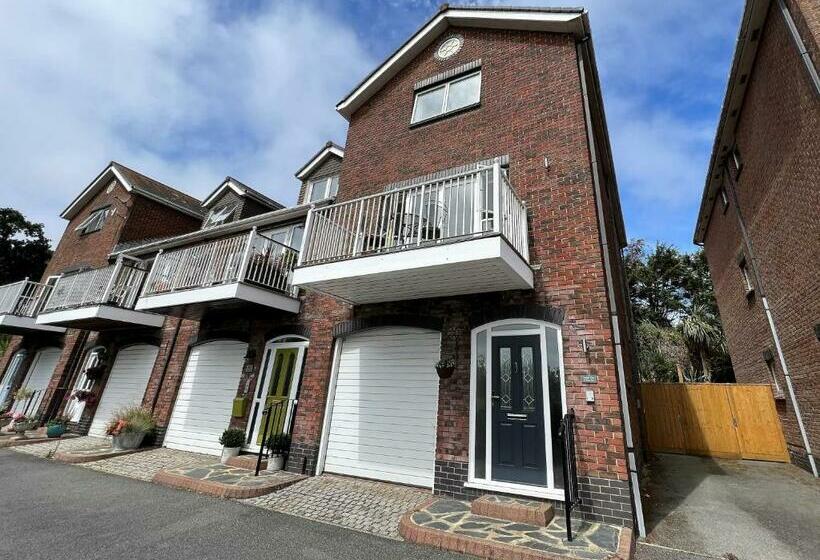 The Island Holiday Company Culver Vista   Pet Friendly