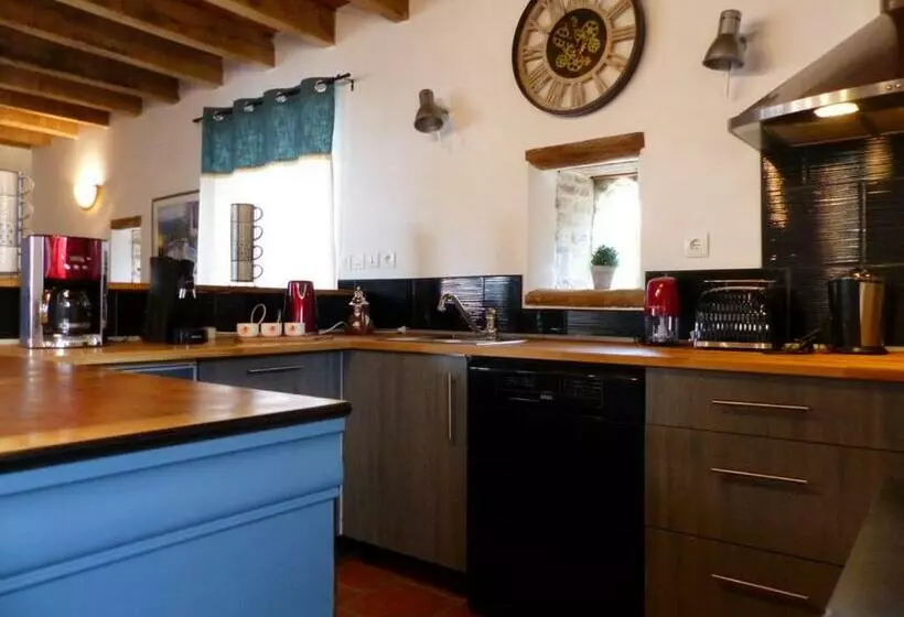 Ferme Restaurée 19ème Siècle, Gîte Indépendant Avec étang, Proche Du Circuit De Lurcy Lévis   Fr 1 4