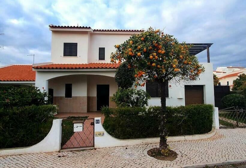 Lovely Beach House Moradia V4 Com Piscina