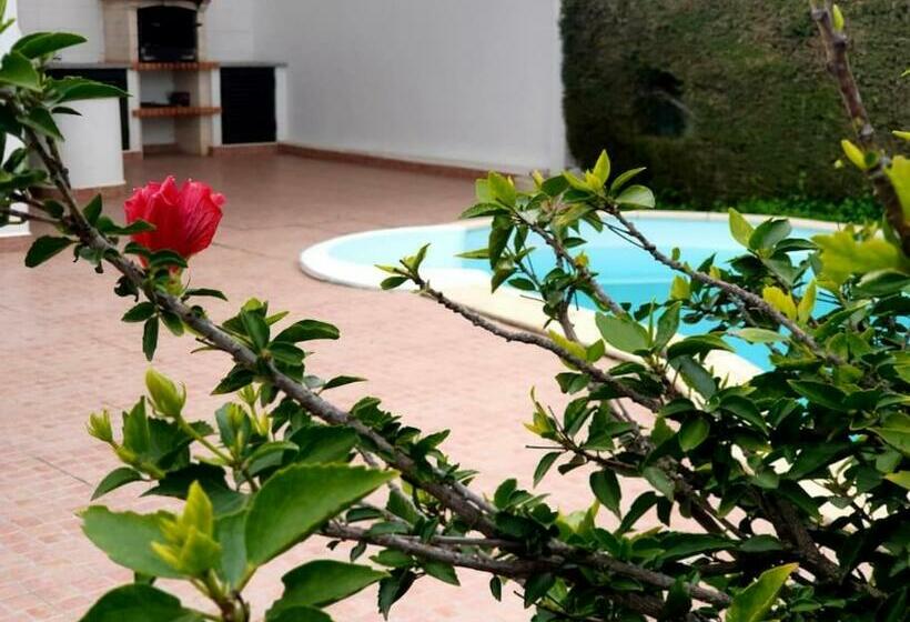 Lovely Beach House Moradia V4 Com Piscina