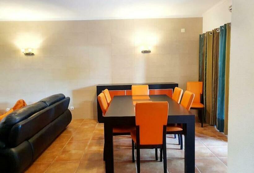 Lovely Beach House Moradia V4 Com Piscina