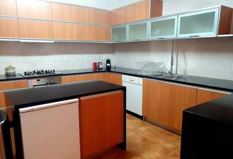 Lovely Beach House Moradia V4 Com Piscina