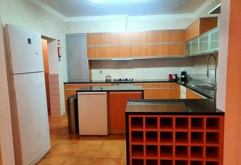 Lovely Beach House Moradia V4 Com Piscina