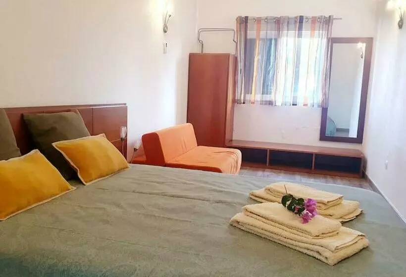 Lovely Beach House Moradia V4 Com Piscina