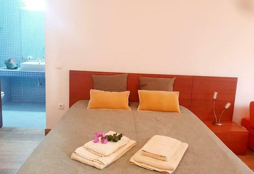 Lovely Beach House Moradia V4 Com Piscina