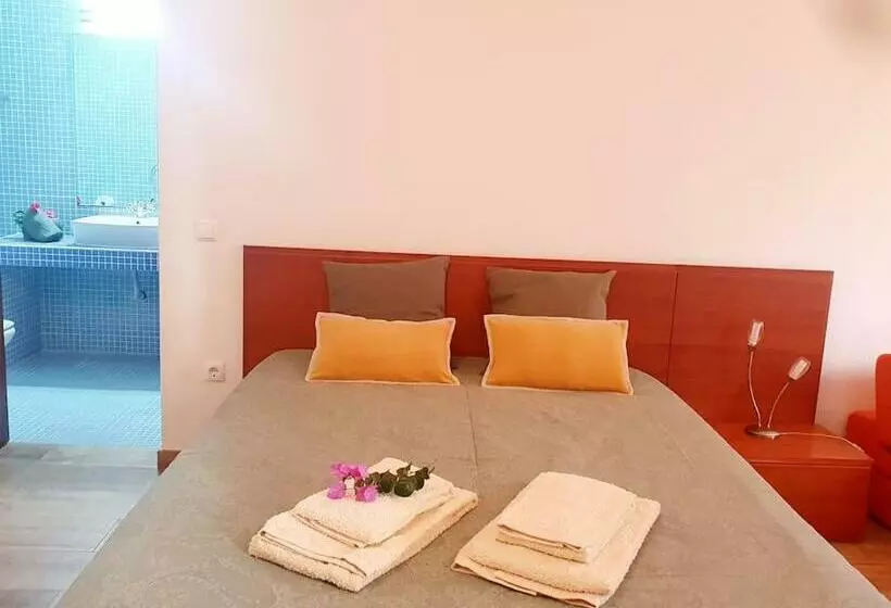 Lovely Beach House Moradia V4 Com Piscina