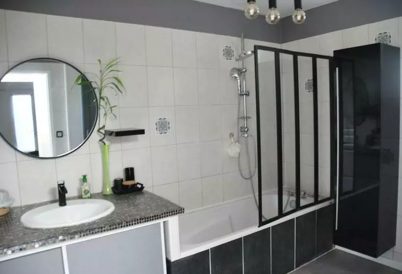 Maison Avec Piscine, Jaccuzi, Hammam à 800 M Du Lac