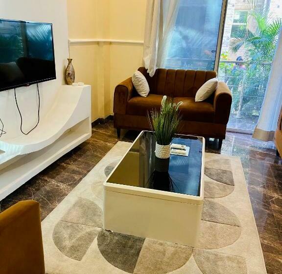 3s With Pool View At Oysterbay