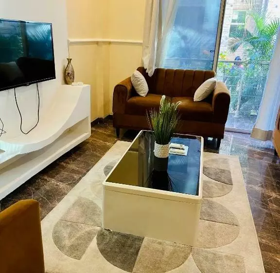 3s With Pool View At Oysterbay