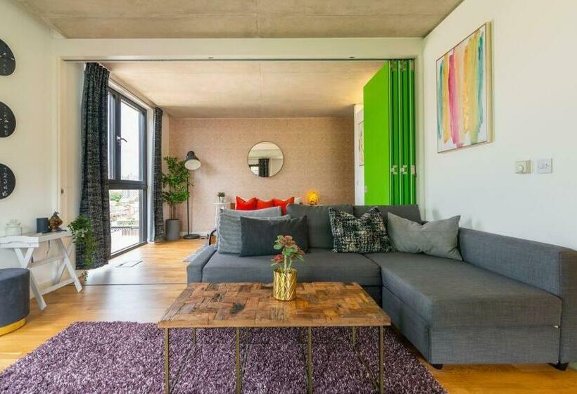 Beautiful Canal Facing Apartment