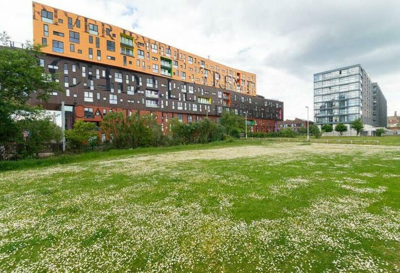 Beautiful Canal Facing Apartment