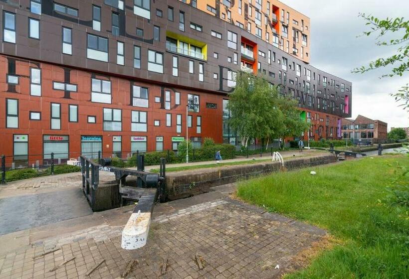 Beautiful Canal Facing Apartment