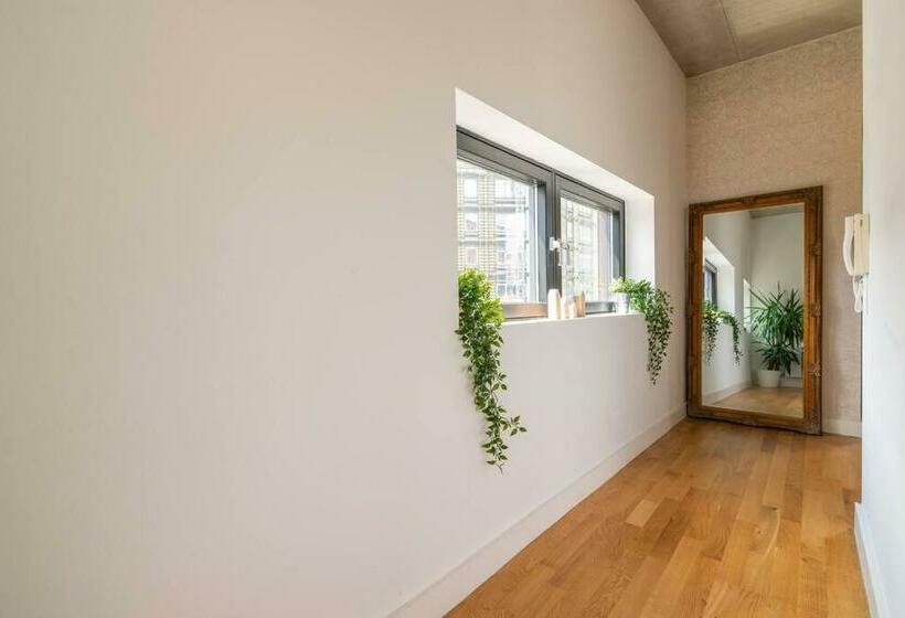 Beautiful Canal Facing Apartment