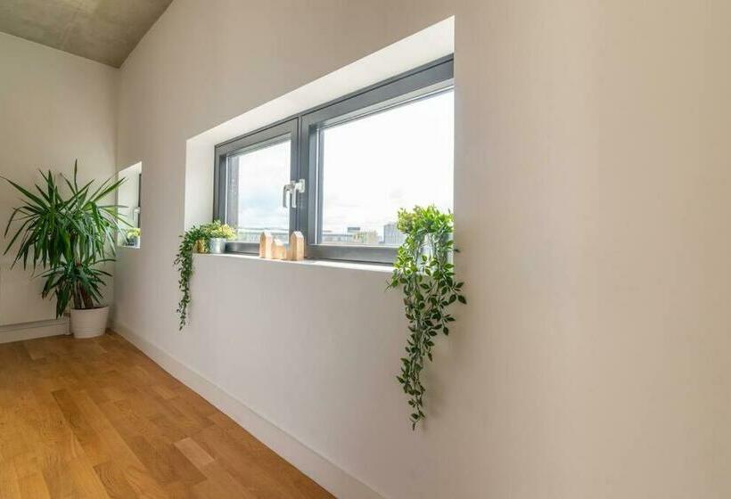 Beautiful Canal Facing Apartment