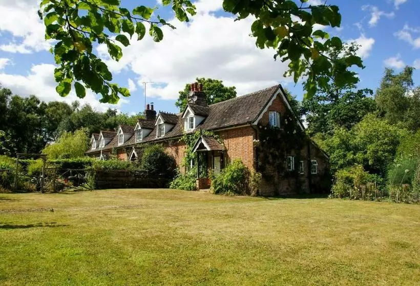 Beeches Cottage   Beautiful Garden   Parking