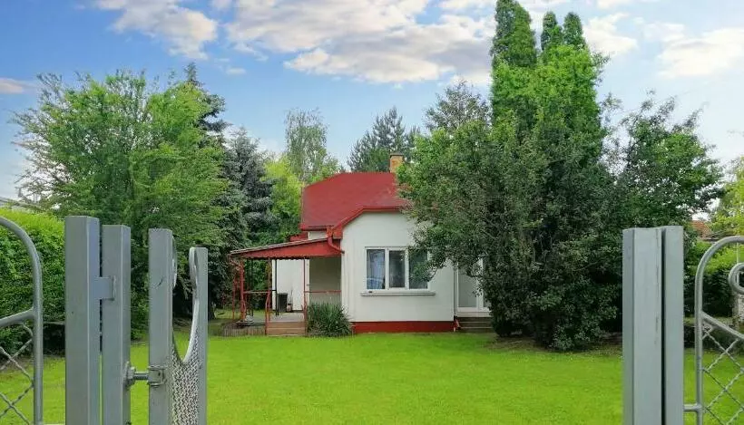 Play And Relax In Lake Parkside Cozy Family Retreat   Jegenye Cottage