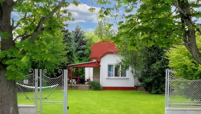 Play And Relax In Lake Parkside Cozy Family Retreat   Jegenye Cottage