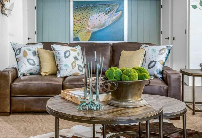 Rustic Lodge At The Maddox 6 Bedrooms