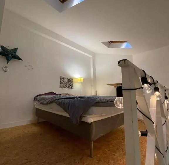 Maisonnette En Duplex 25 M2, Pantin Porte De Paris